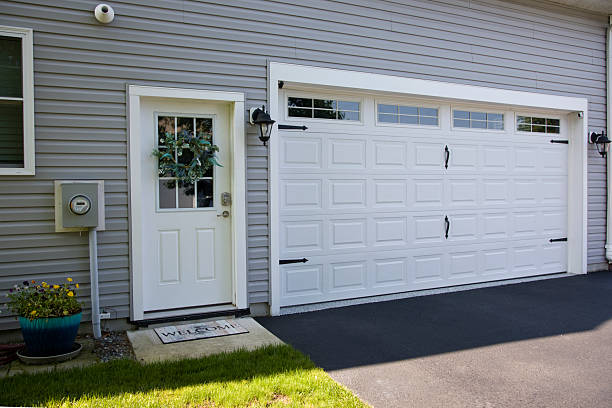 24/7 Emergency Garage Door Panel Replacement experts in Laton, CA